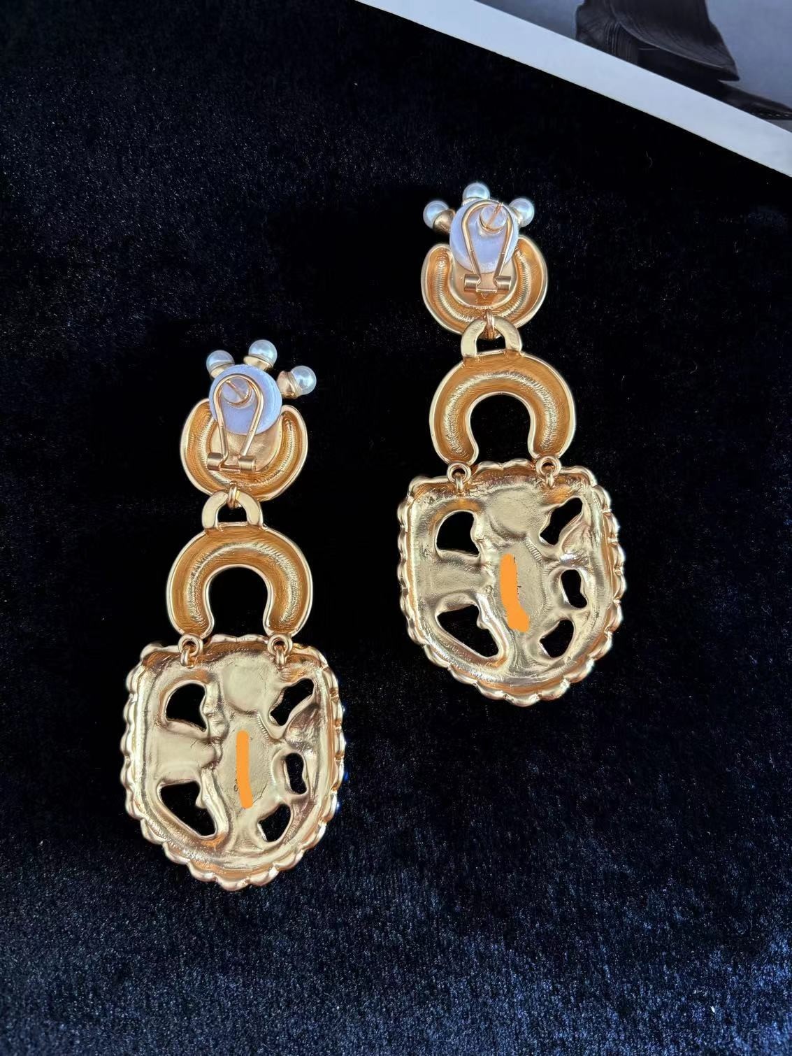 🎁AUTHENTIC High Quality Schiaparelli Charm Colored Gemstone Pearl Gold Earrings