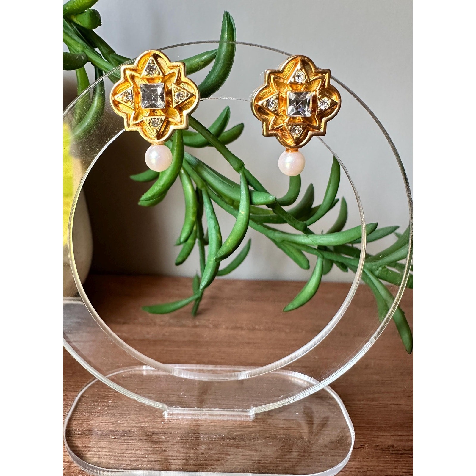 Art Deco Matte Gold Pearl Earrings | Vintage Glass Accents
