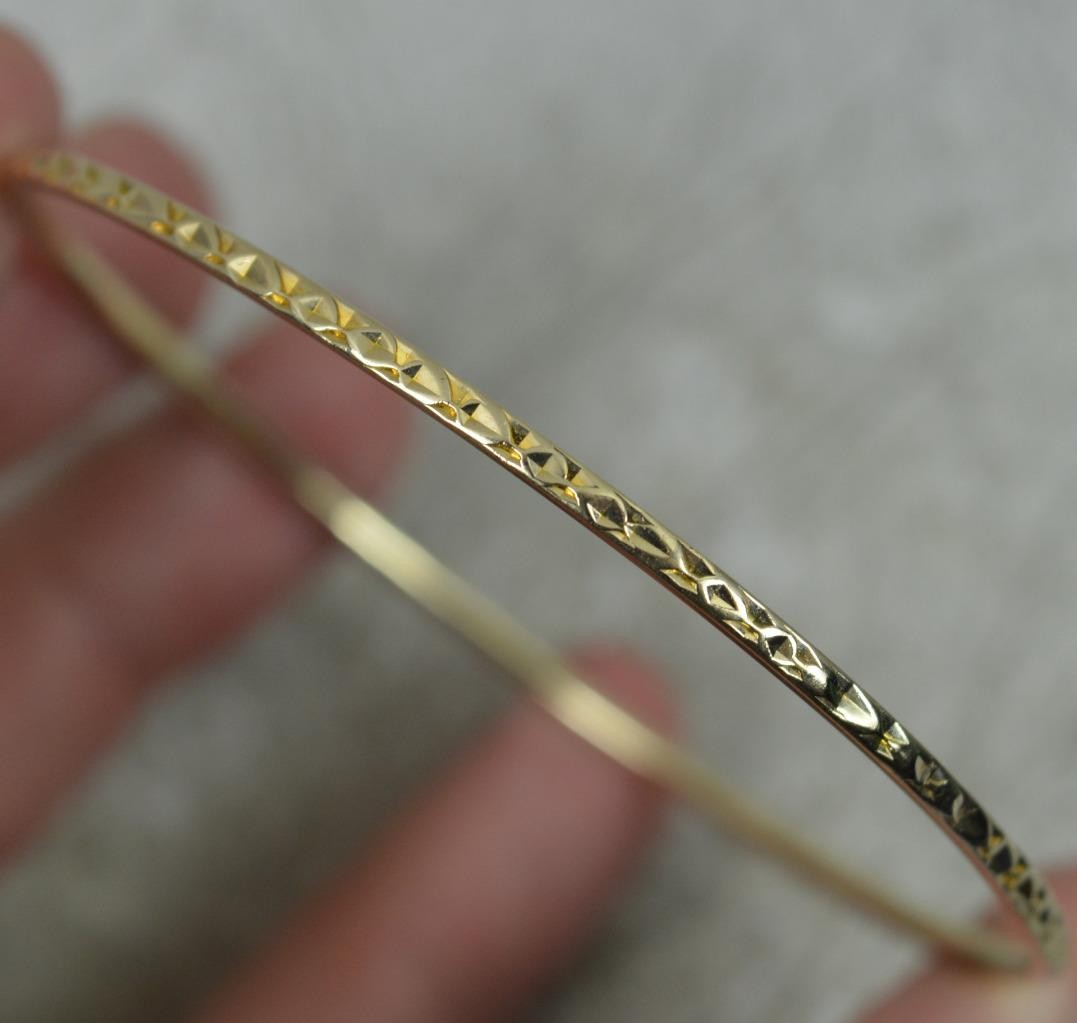 Vintage 9 Carat Gold 7 1/2″ Bangle