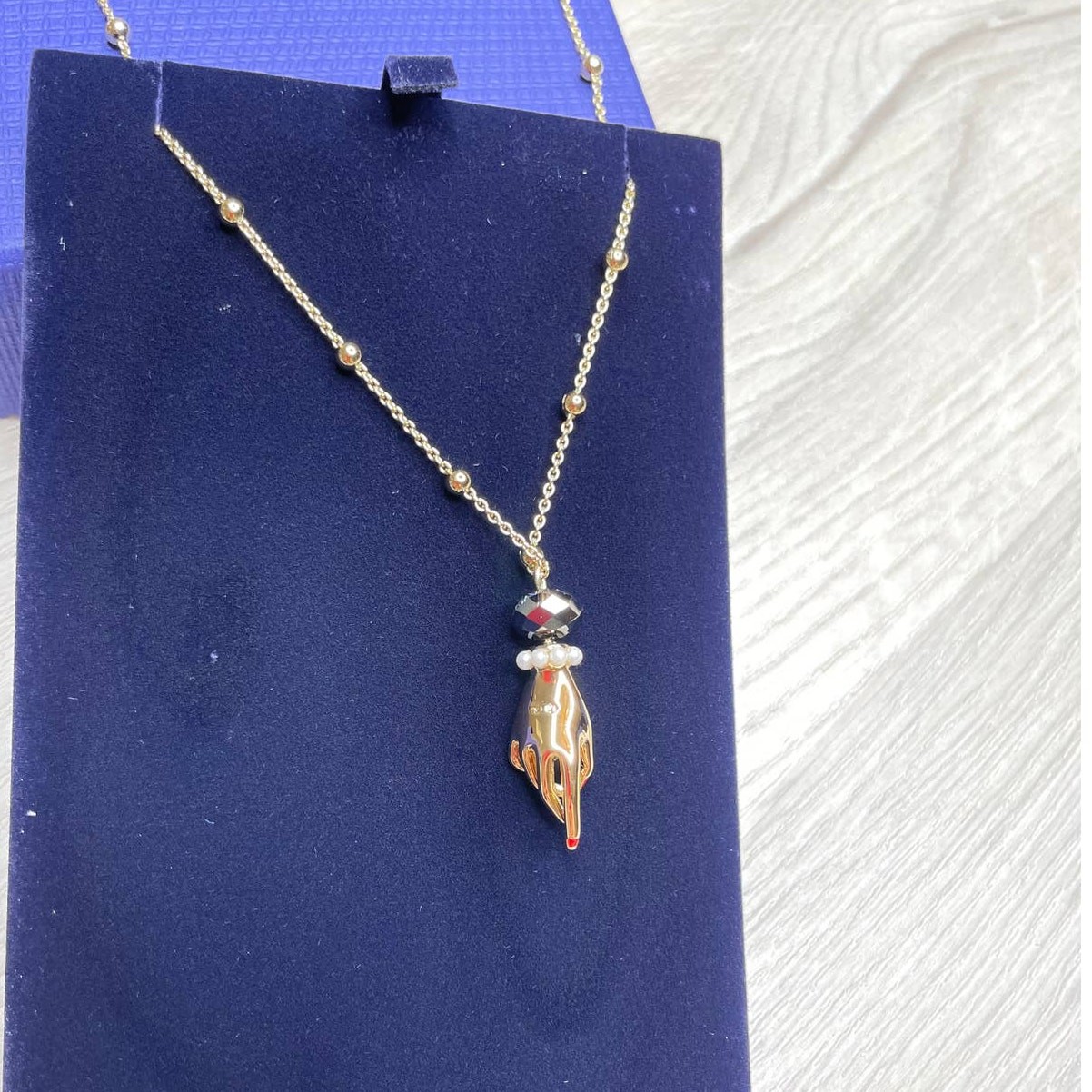 SWAROVSKI TAROT MAGIC HAND PENDANT MULTI-COLORED GOLD TONE NECKLACE