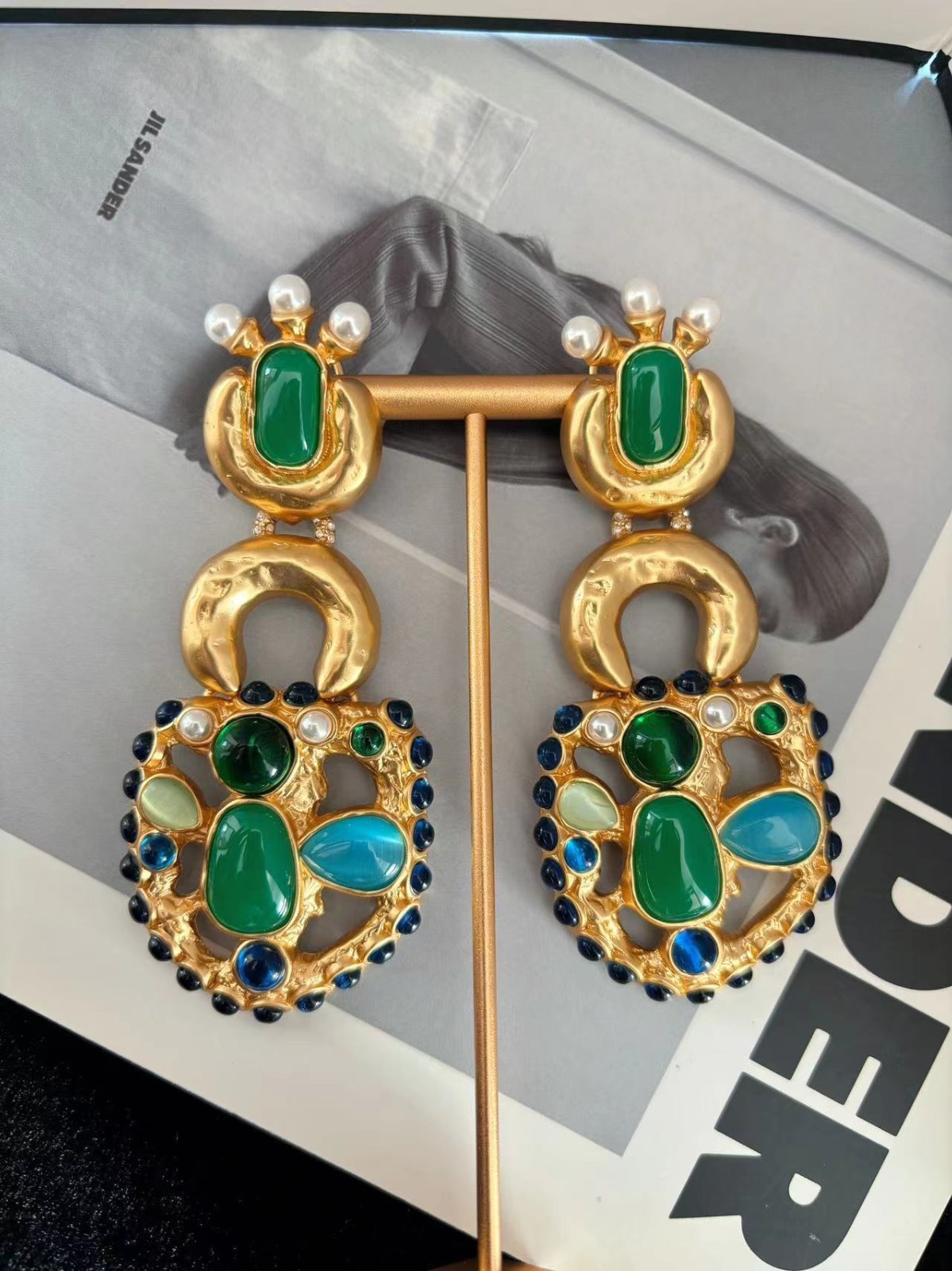 🎁AUTHENTIC High Quality Schiaparelli Charm Colored Gemstone Pearl Gold Earrings
