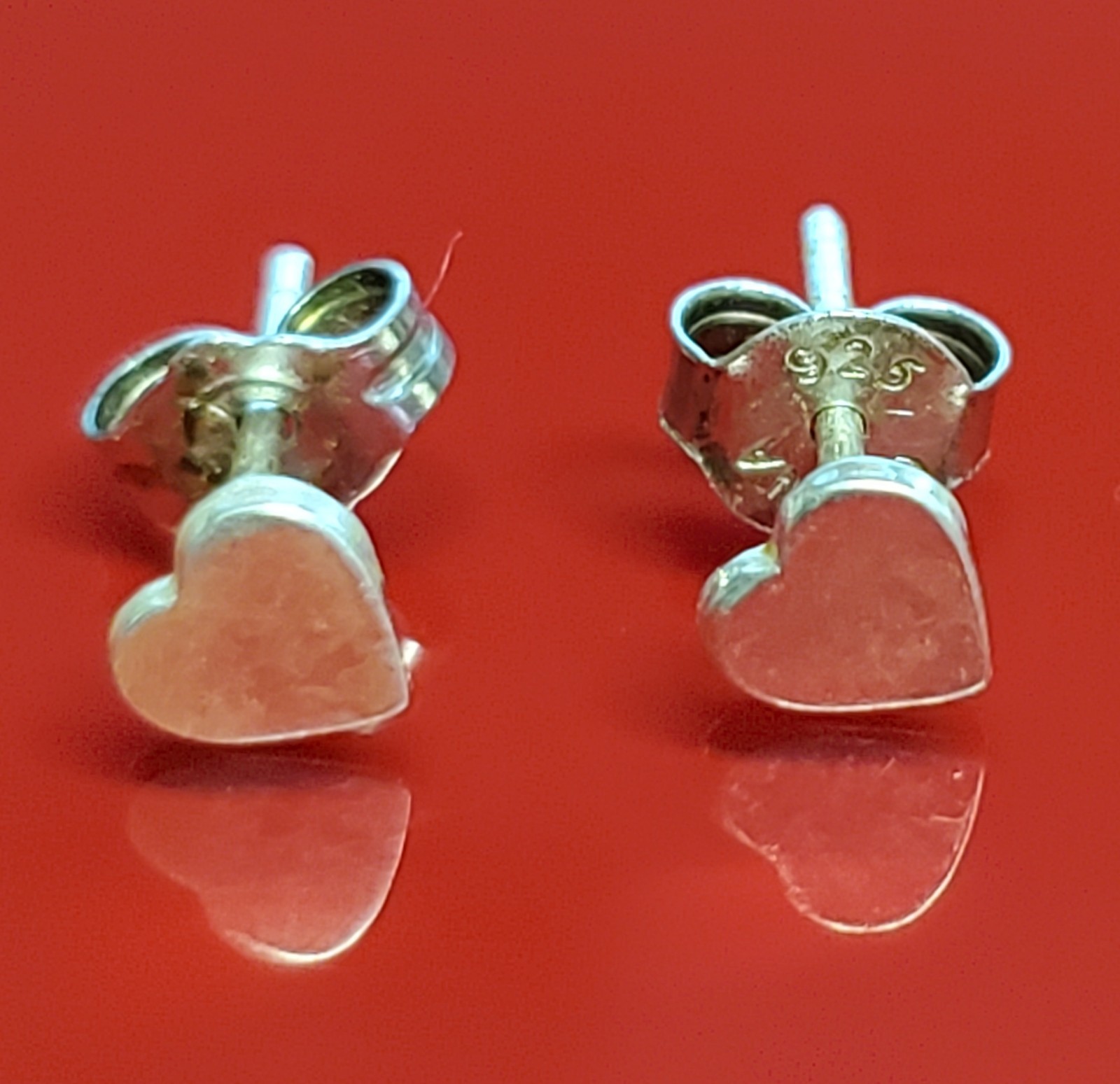 VTG Heart Stud Earrings 0.25in Silver Lightweight Everyday Wear Dainty READ