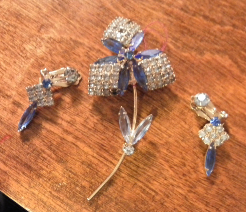 Vintage Clip Earrings & Matching Brooch Blue Rhinestones Unsigned
