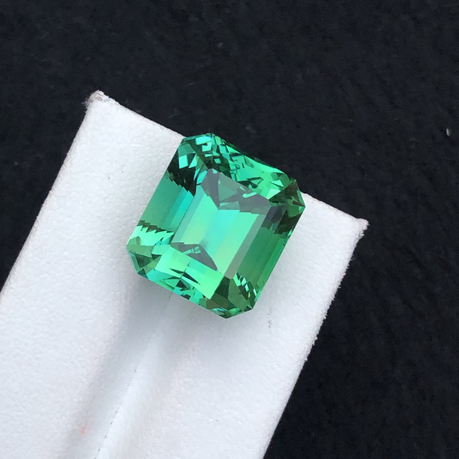 27.23 Ct Natural Green Kunzite Gemstone Faceted Octagon Shape Cut For Jewlery