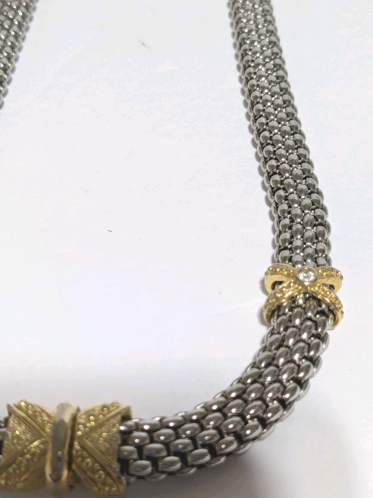 Silver Tone Popcorn Style Chain Necklace With Gold Tone Bow Accents 16″.
