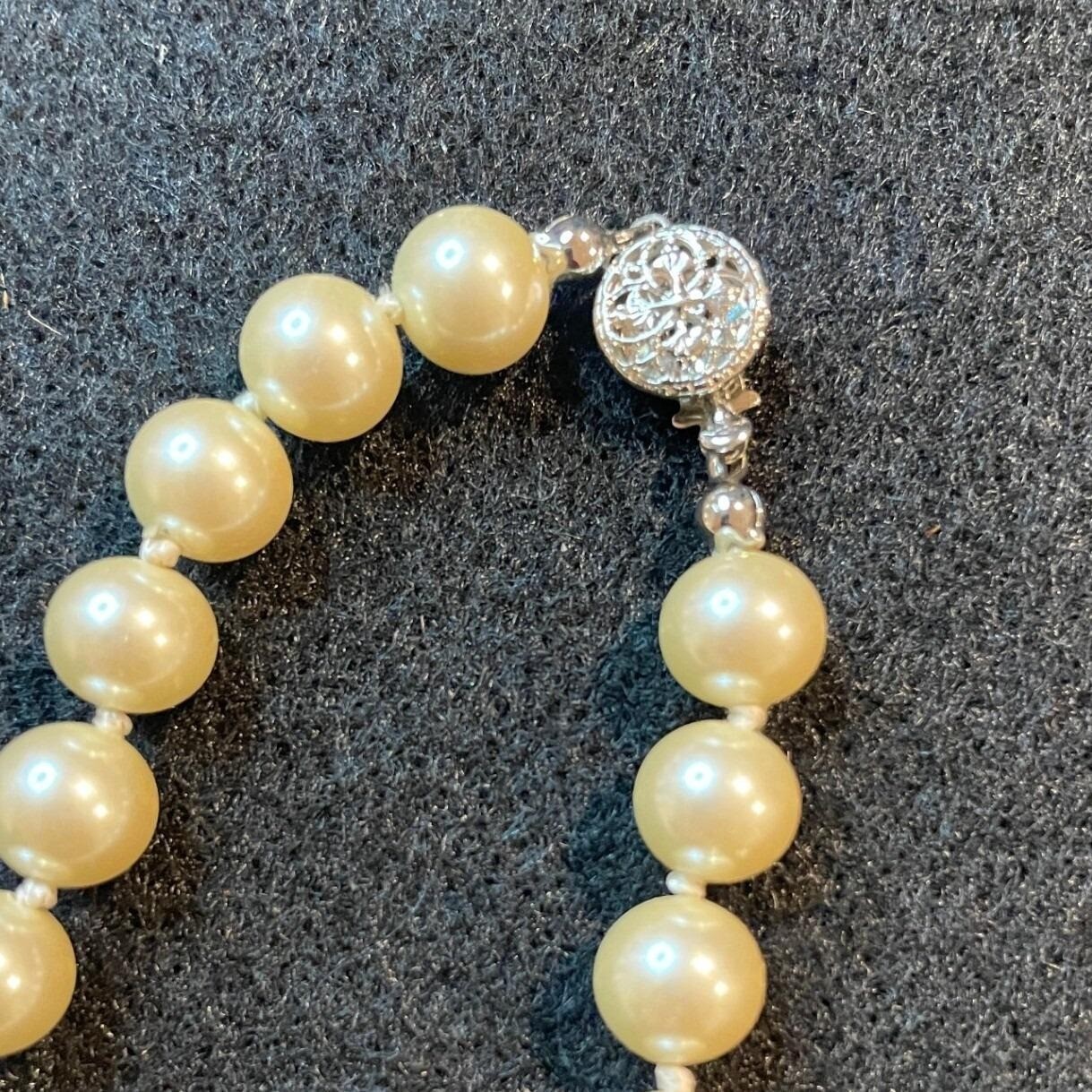 Faux Pearl Necklace Vintage Costume Jewelry Classic Elegant 14 inch Timeless