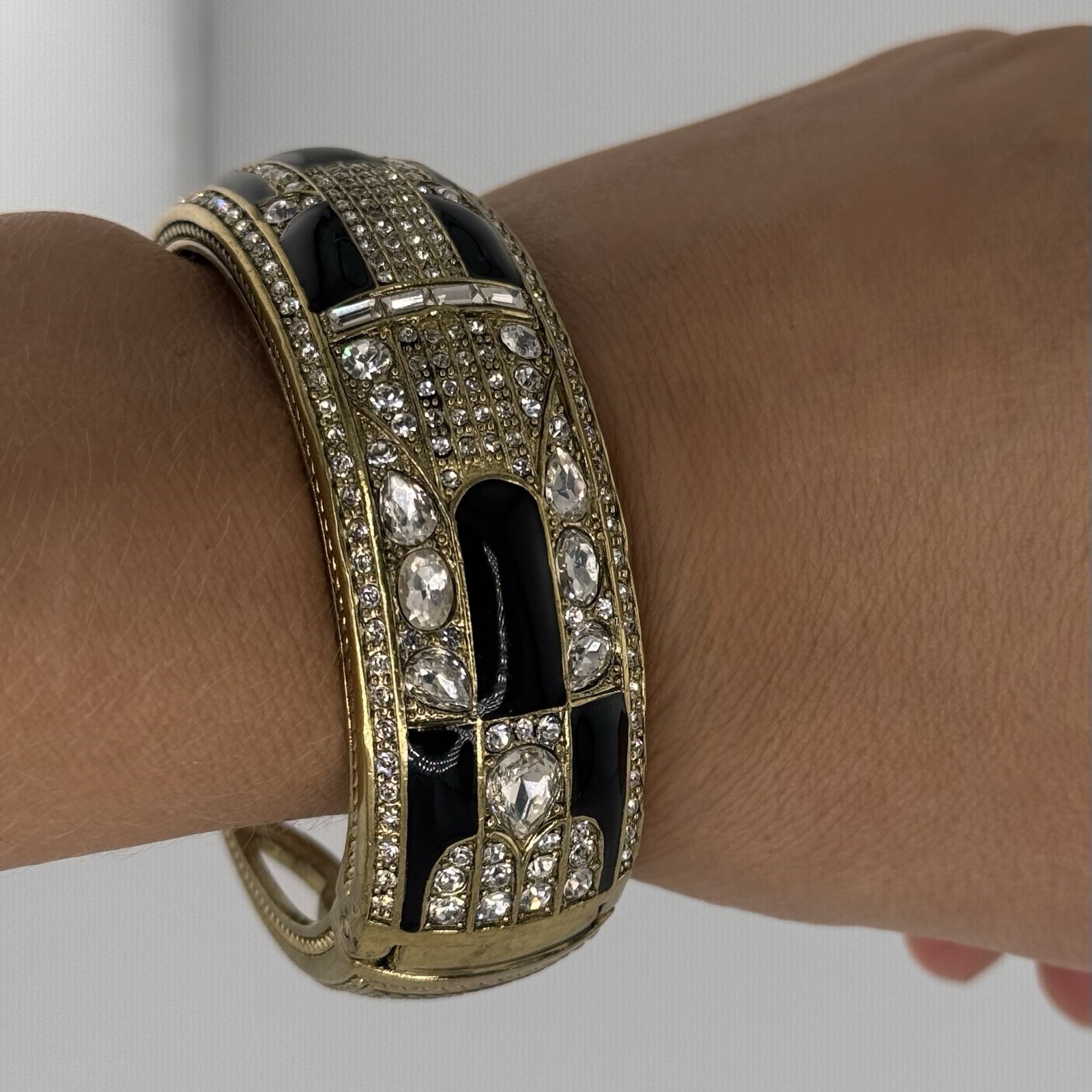 Heidi Daus “To Tie For” Signed Swarovski Crystal Hinge Bangle *Rare*