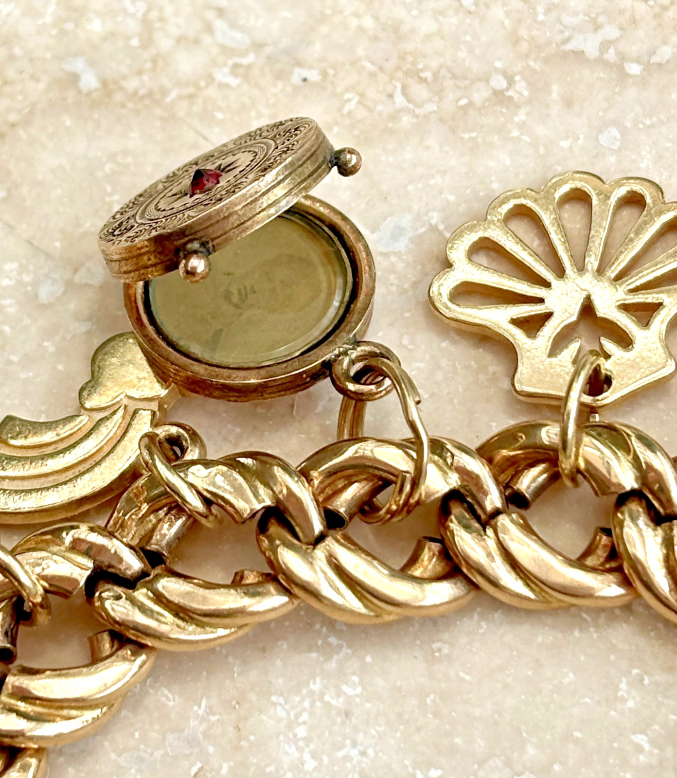 Gold Charm Bracelet with 20 Charms – Mostly Retired James Avery – Appr. 59 Grams
