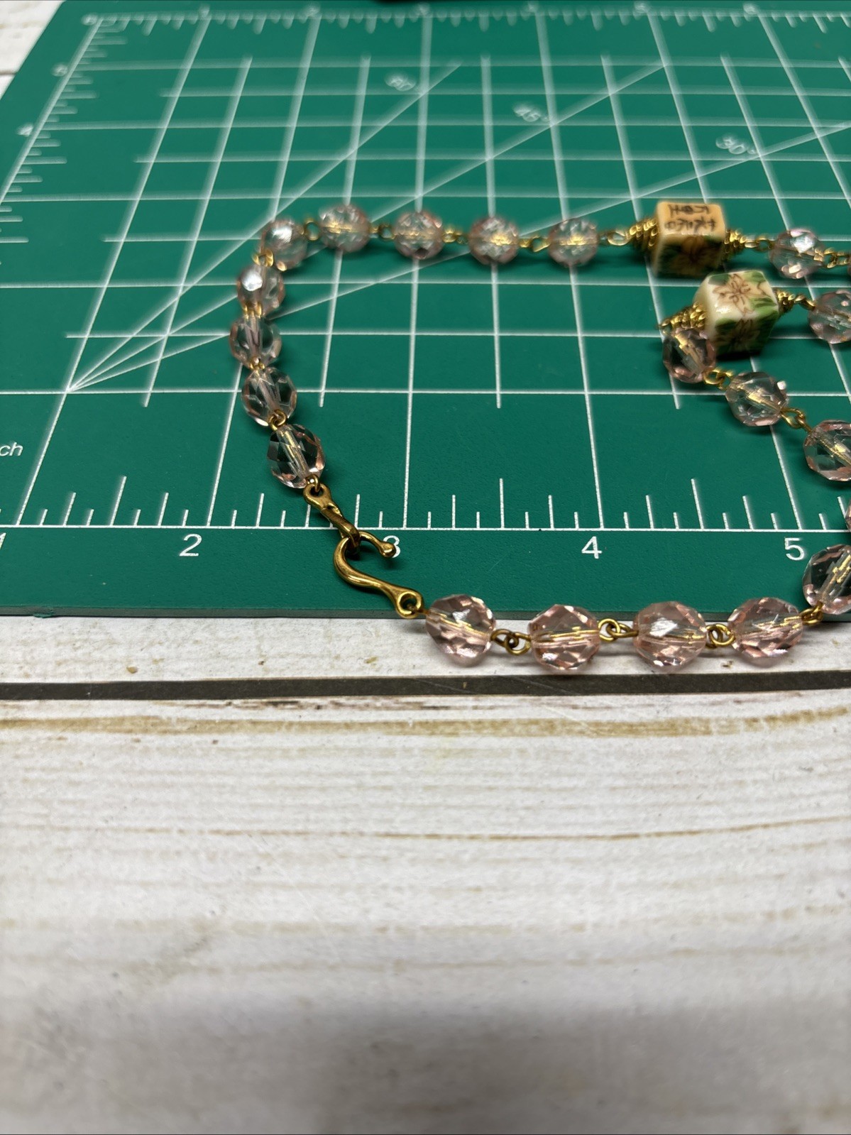 Unsigned Pink And Floral Chines Glass Beaded Gold Tone Hook Closure 16” Necklace