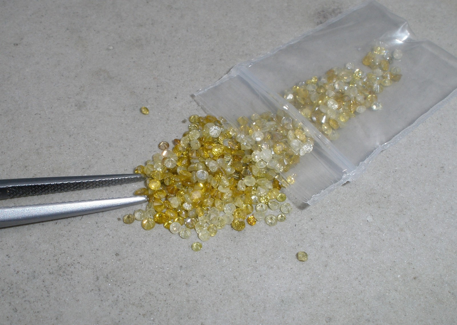 over 1/4 ct yellow natural diamond loose faceted rounds 1.5mm each