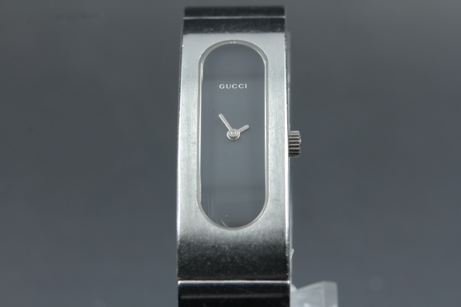 [Near MINT] GUCCI 2400S 14mm Black Dial Silver Quartz Women’s Watch From JAPAN