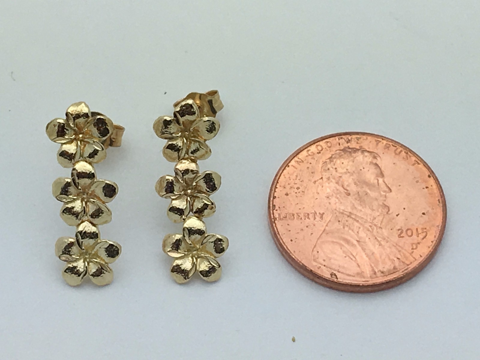 14k Yellow Gold Solid Hawaiian Plumeria Flower Drop Earrings 2.1 grams