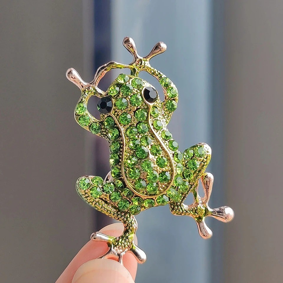 Green Crystal Frog Brooch Gold Rhinestone Animal Pin Fashion Jewelry Gift