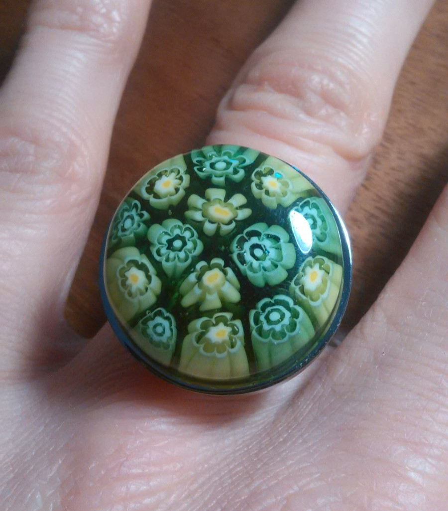 Green Murano Style Glass Stainless Steel Ring (Size 8)