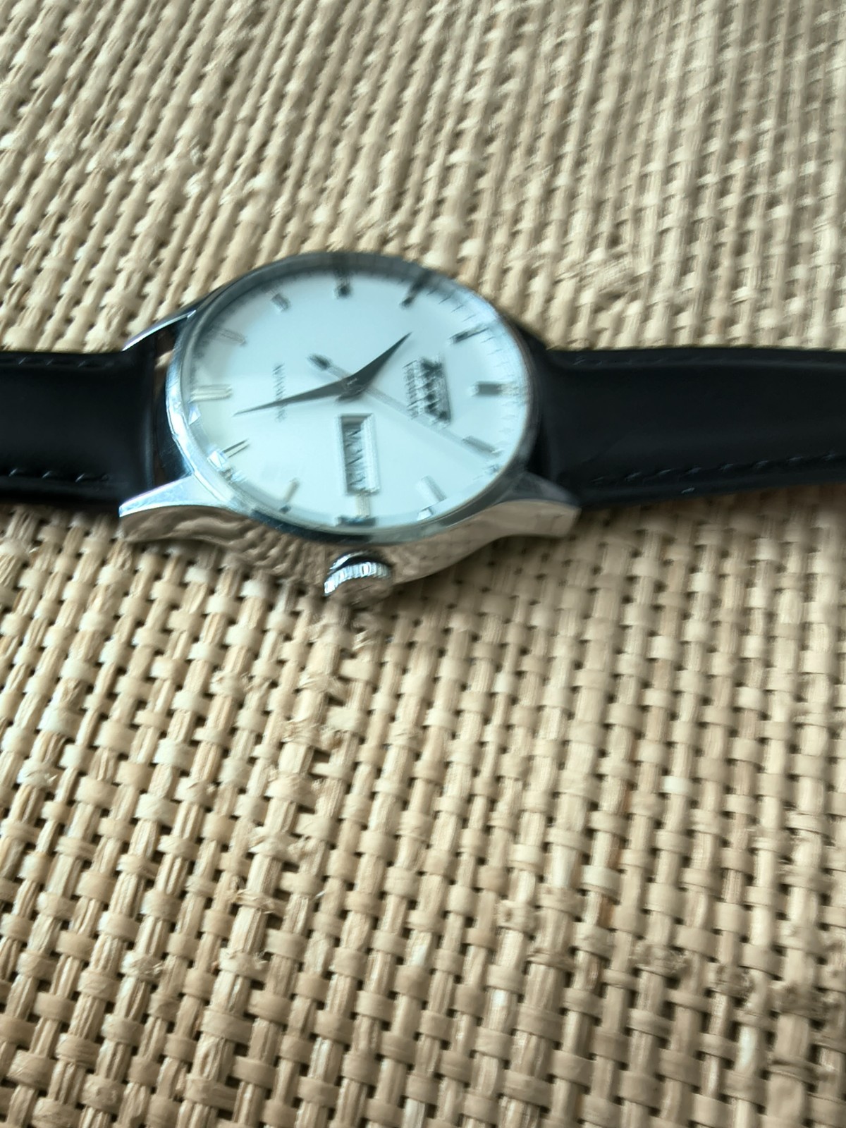 TISSOT VISODATE AUTOMATIC 40mm WATCH WHITE/SILVER DIAL USA-based seller