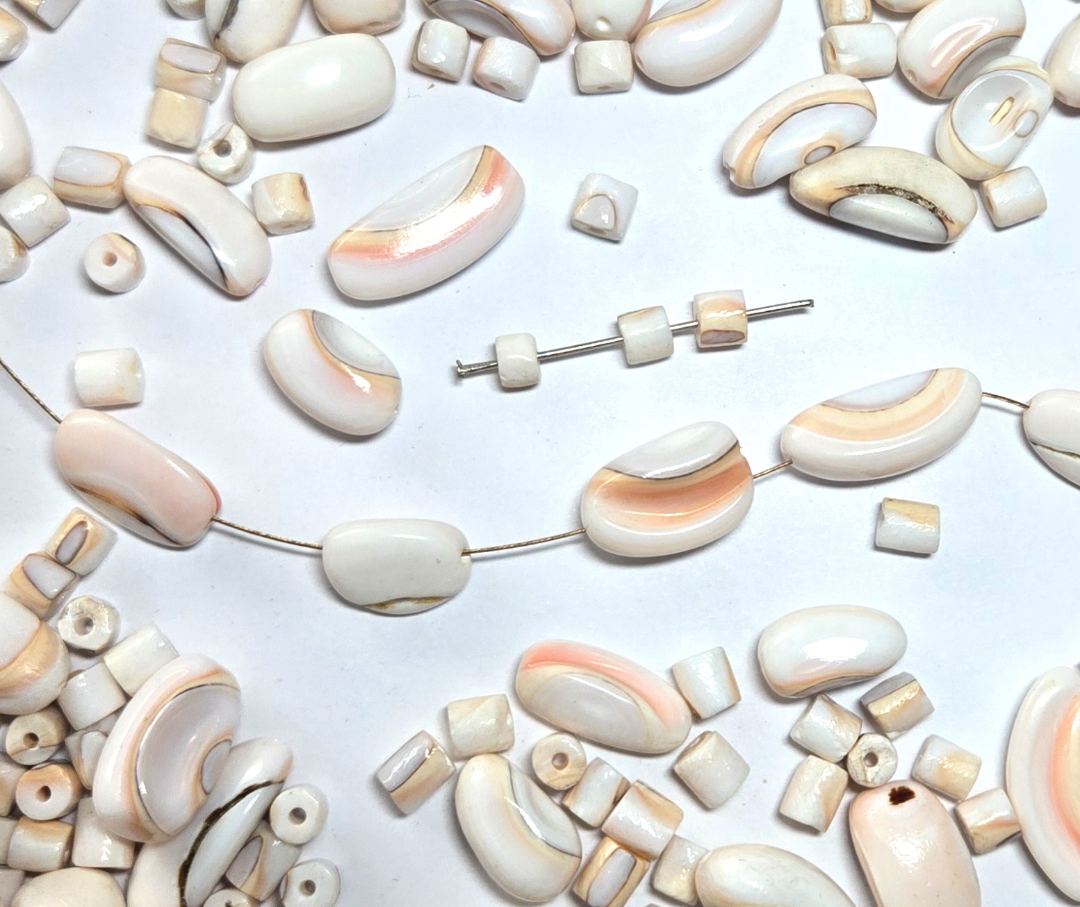 Natural Shell Beads Mix 150pcs White Peach DIY Jewelry Making 5-15mm 1mm Hole