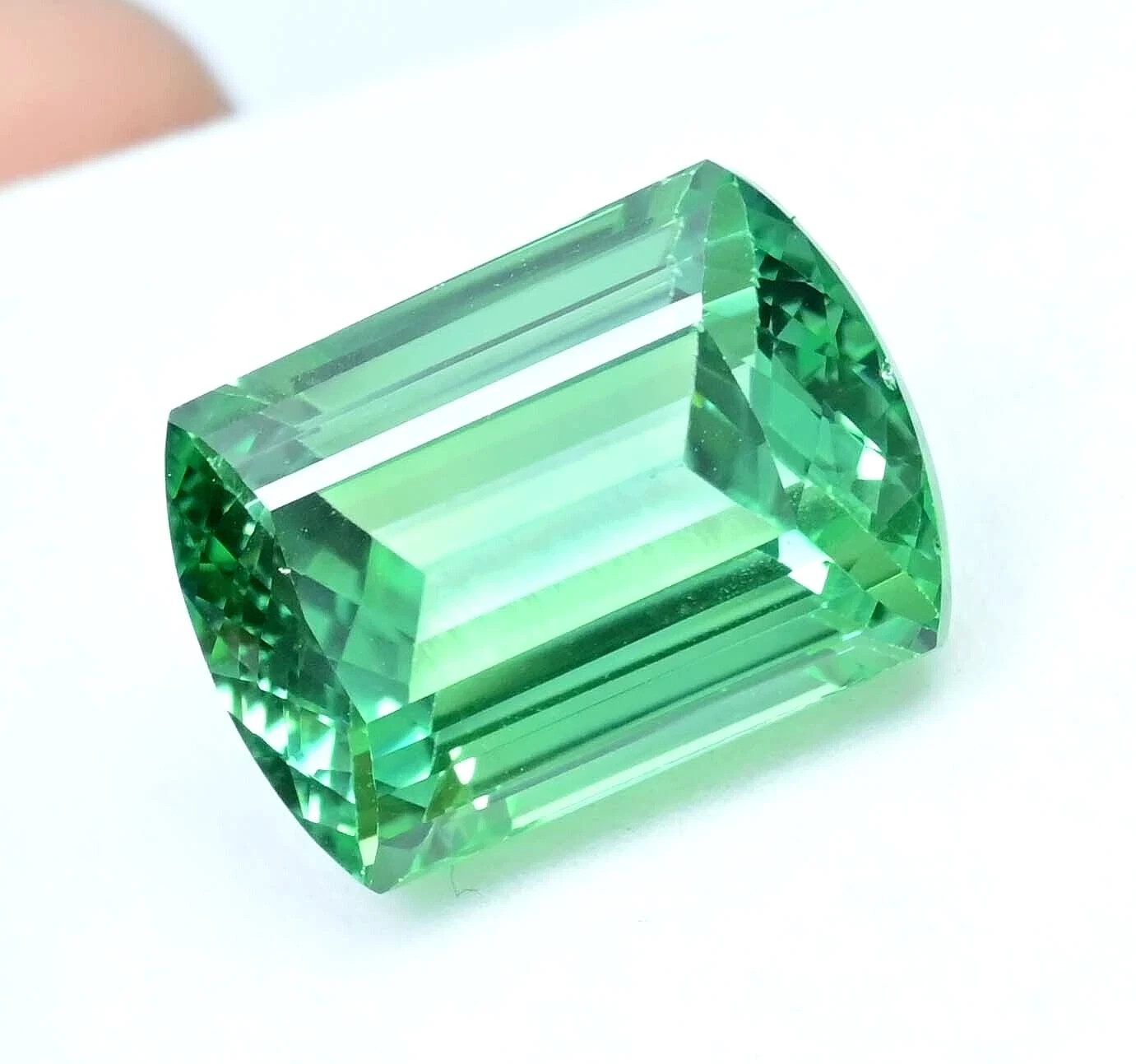 Exquisite 11.25 Ct Natural Light Green Sapphire Cuahion Certified Loose Gemstone