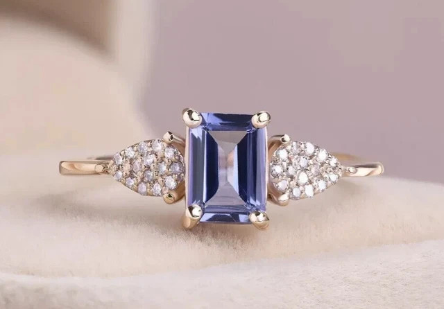 2.0Ct Emerald Lab Creation Tanzanite Women’s Wedding Ring 14K Rose Gold Plated
