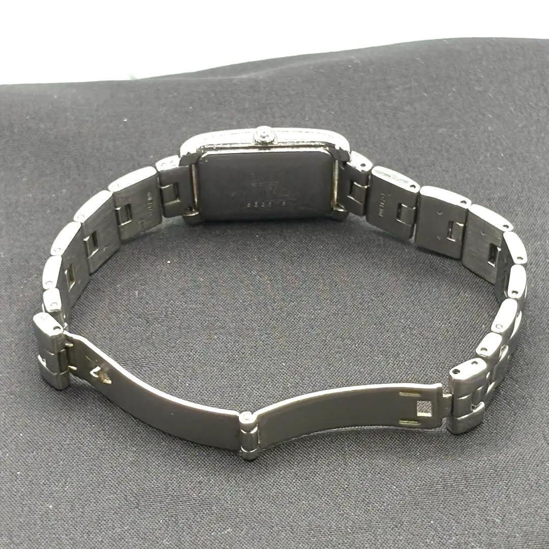 This is a rare SEIKO LUKIA ladies’ watch, with a brand new battery replaceme