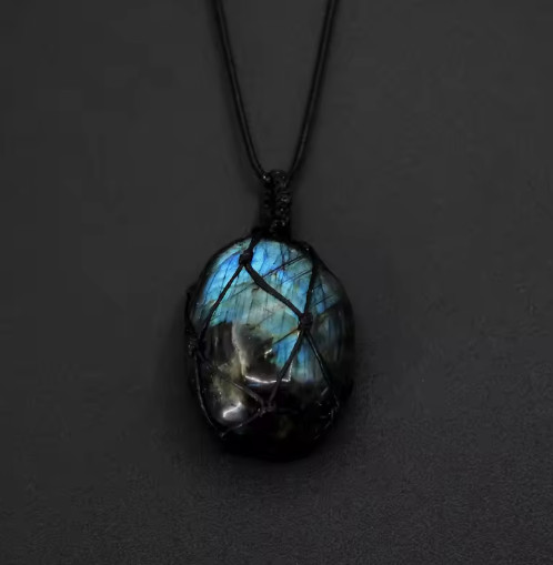 Natural Labradorite Dragon Heart Pendant Healing Amulet Protection Necklace