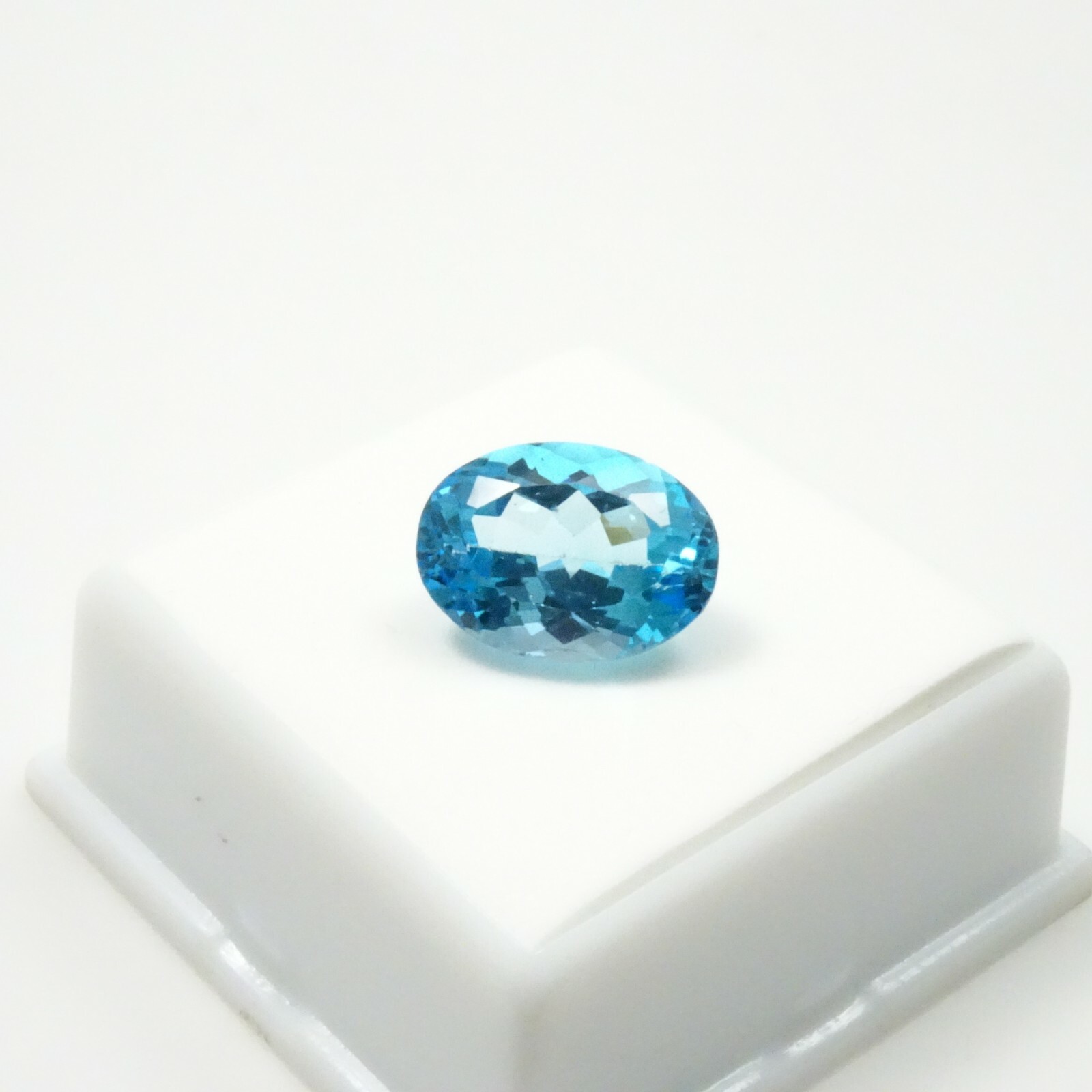 7.70ct Swiss Blue Topaz Oval – 14x10mm – Swiss Blue Topaz Loose Gemstone