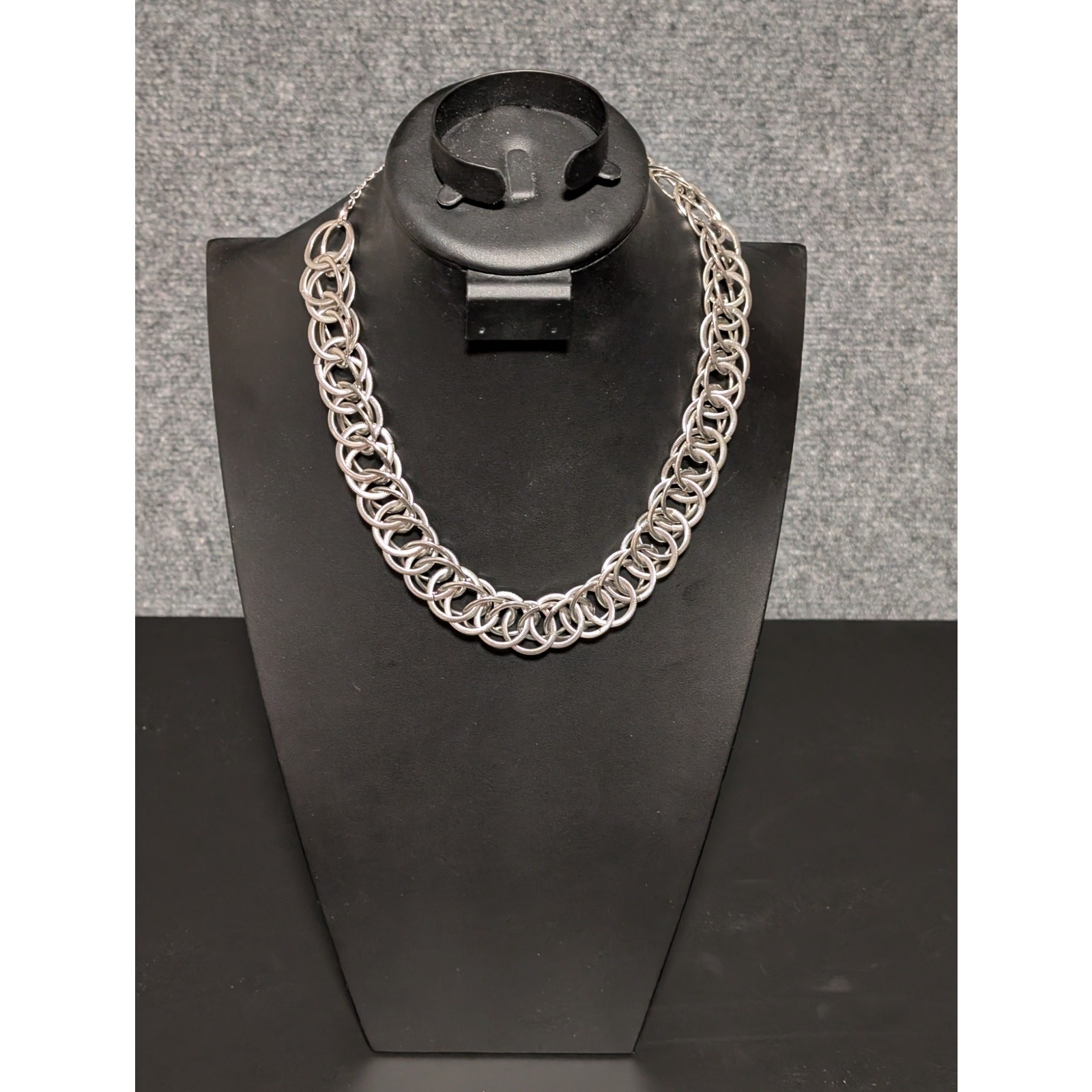 Silver Tone Large Chain Necklace With Lobster Claw Clasp