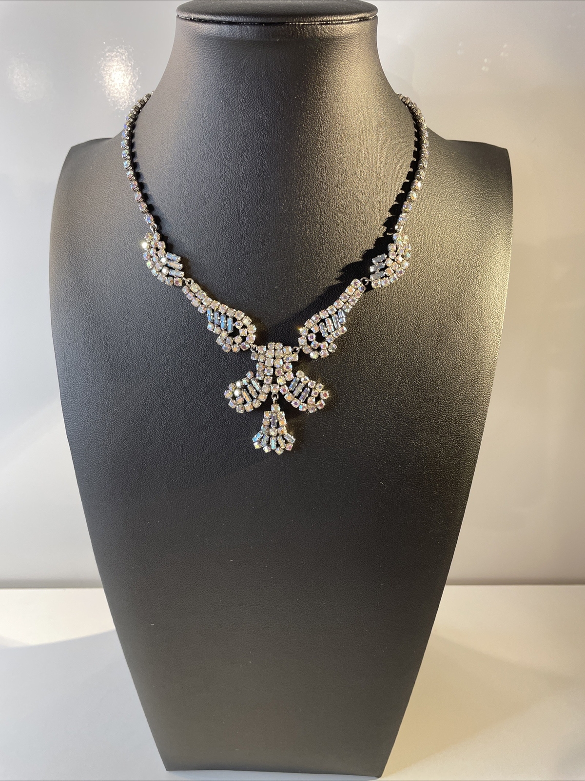 NOS! Vintage Blue Tint Aurora Borealis Rhinestone Necklace Unsigned Foil Back E5