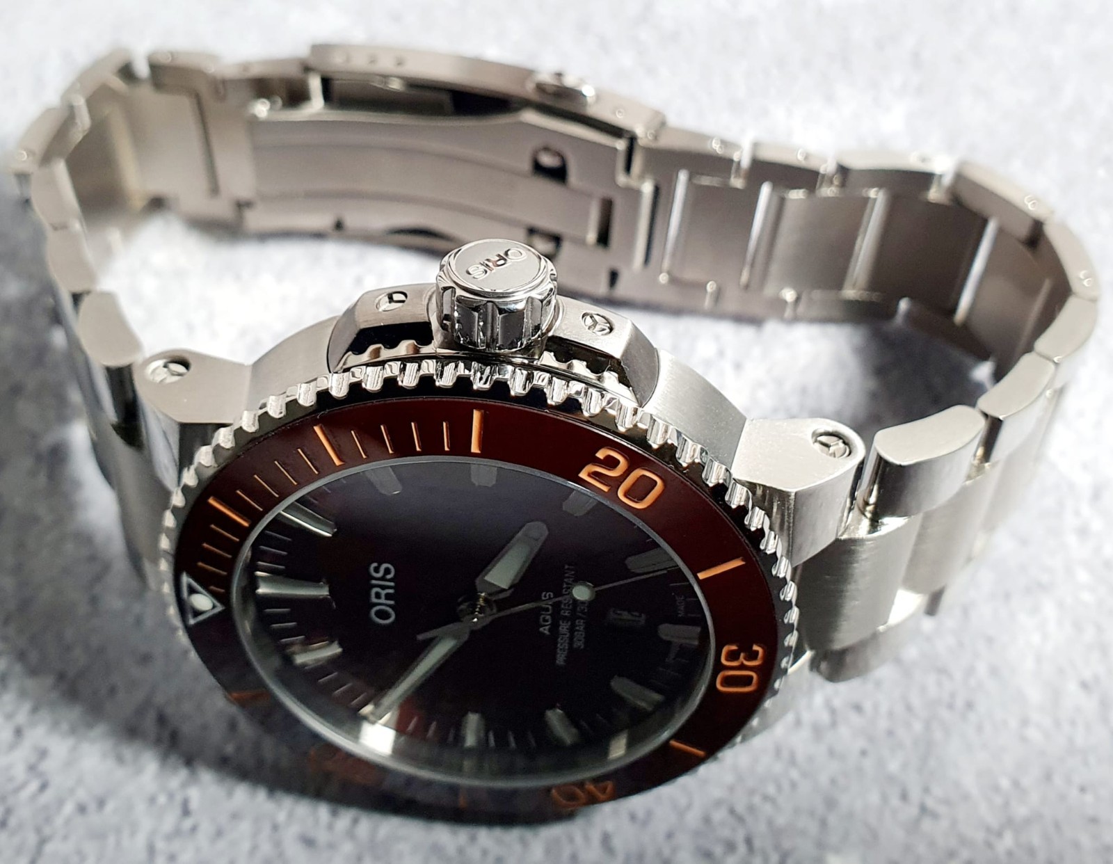 Oris Aquis Brown Dial Men’s Watch – 01 733 7730 4152 07 8 24 05PEB