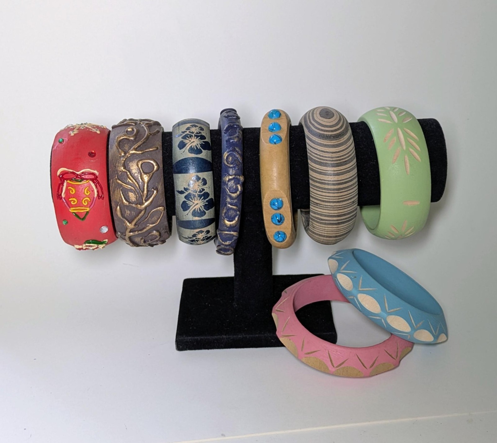 Bulk Lot Assorted Fashion Bangles Bracelets Mixed Colors Wooden Metal 30 pc