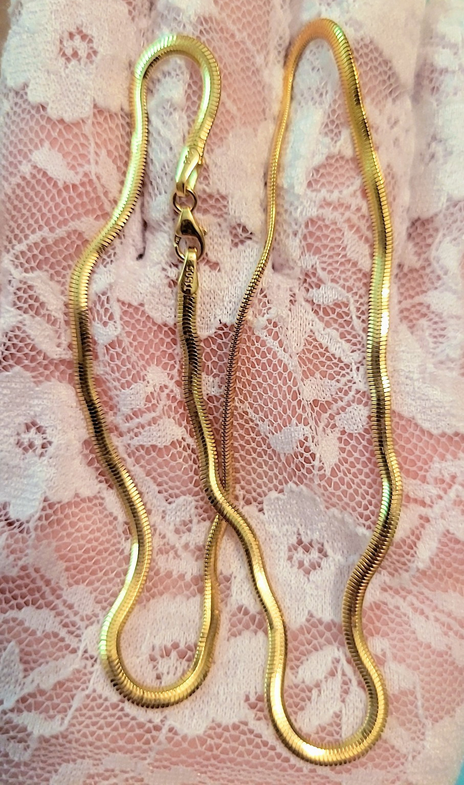 18k Saudi Gold Herringbone Chain Necklace 16′, Lobster Clasp, 6.77grams Solid