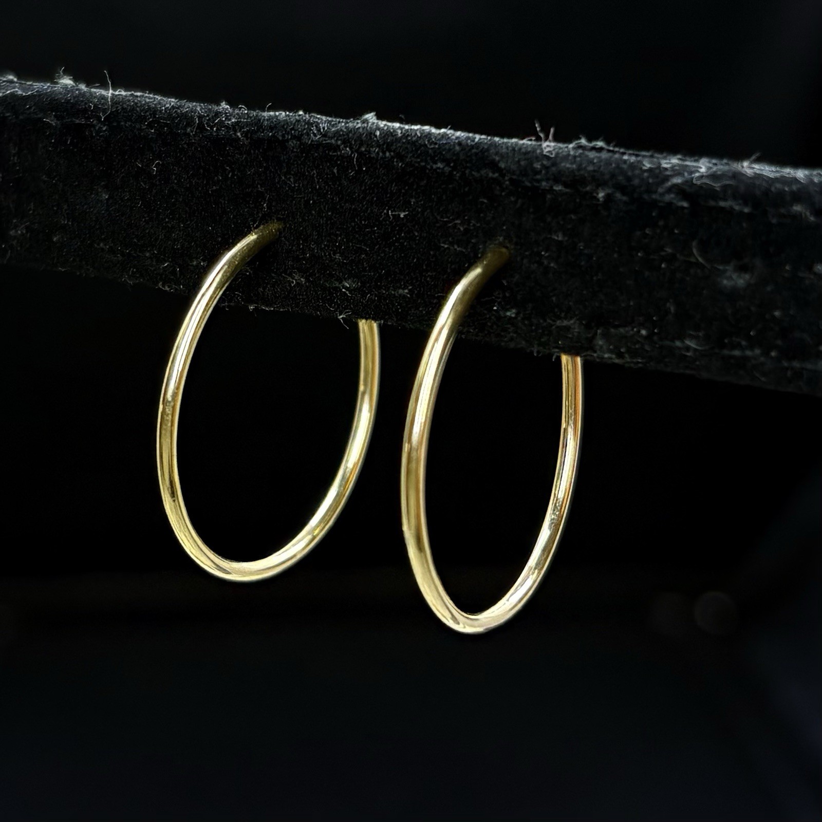 14k Gold Hoop Earrings Endless Closure High Polish Lightweight 24mm