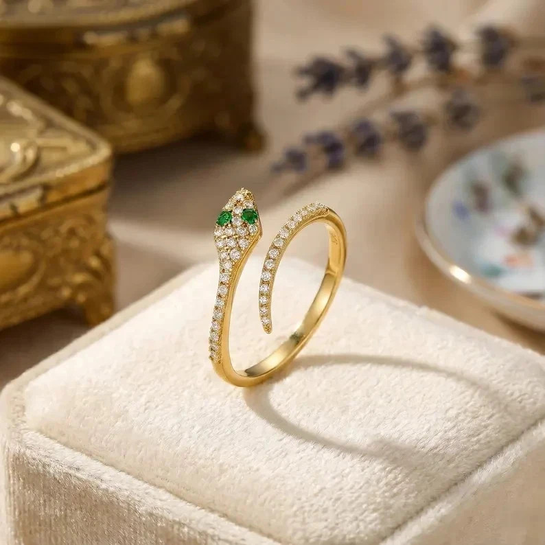 Snake Style Moissanite And Emerald Ring Solid 925 Sterling Silver Jewelry