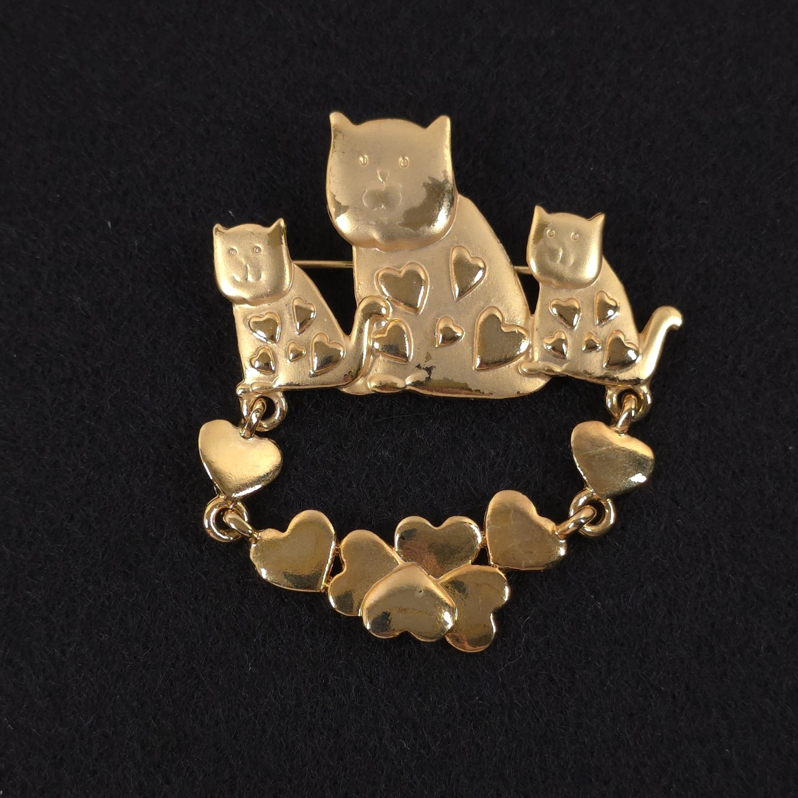 Vintage AJC Cat Family Dangle Hearts Brooch Gold Tone Mama Kittens Pin
