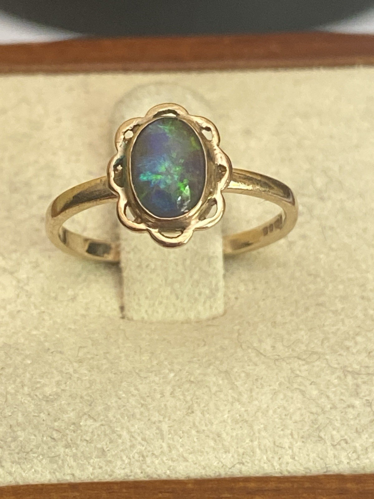 Vintage 9 Carat Yellow Gold Opal Doublet Ring Size i1/2