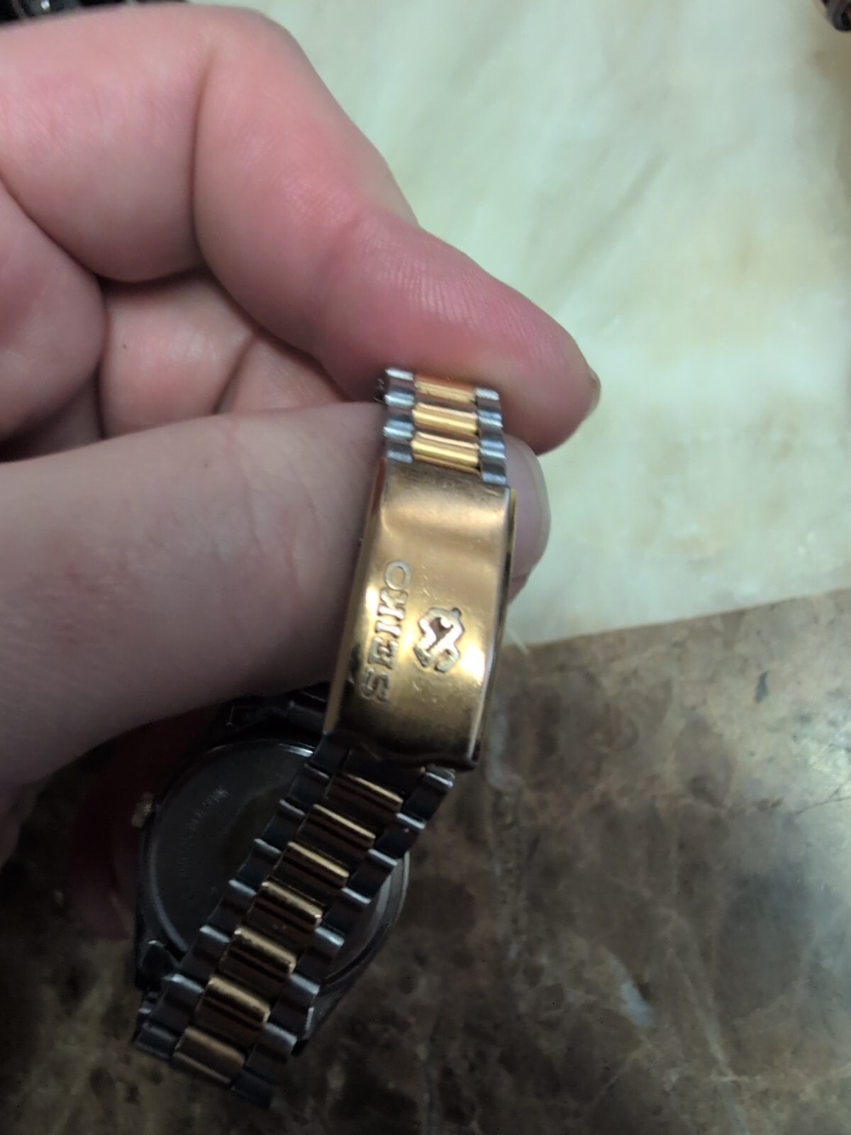Seiko Watch Womens 2A23-0039 Needs Battery Returns Accepted