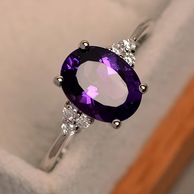 Beautiful Women’s Amethyst & Cubic Zirconia Ring, Size 10. FREE SHIP IN THE USA!