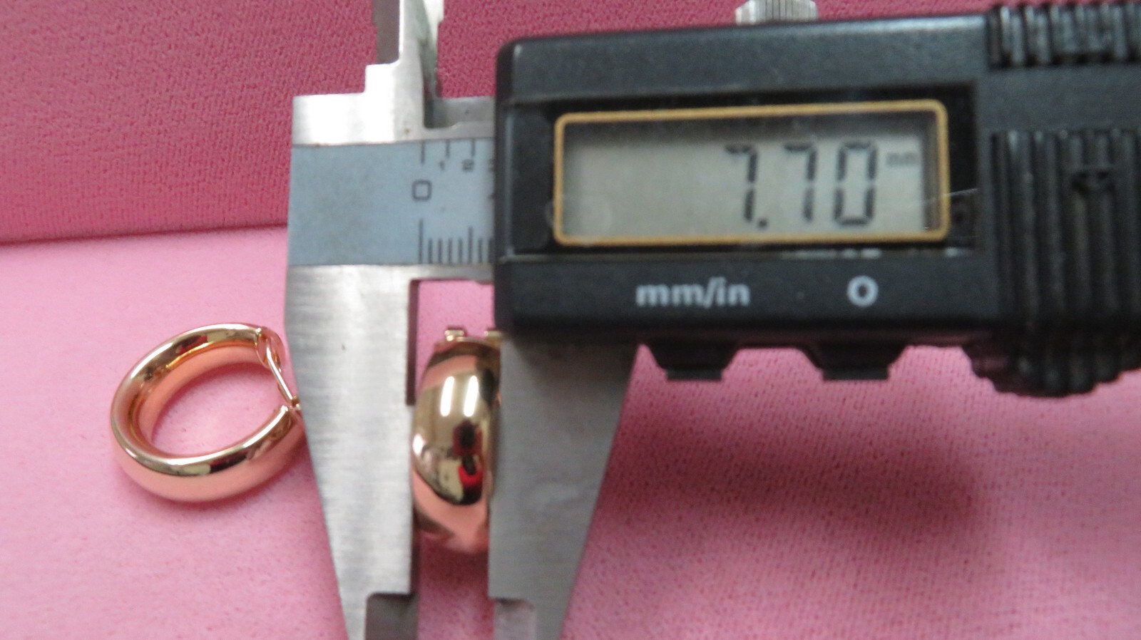 14k Pure Y. Gold None Pieced Omega Back Hoop Earrings 3.67 Grams (#60)