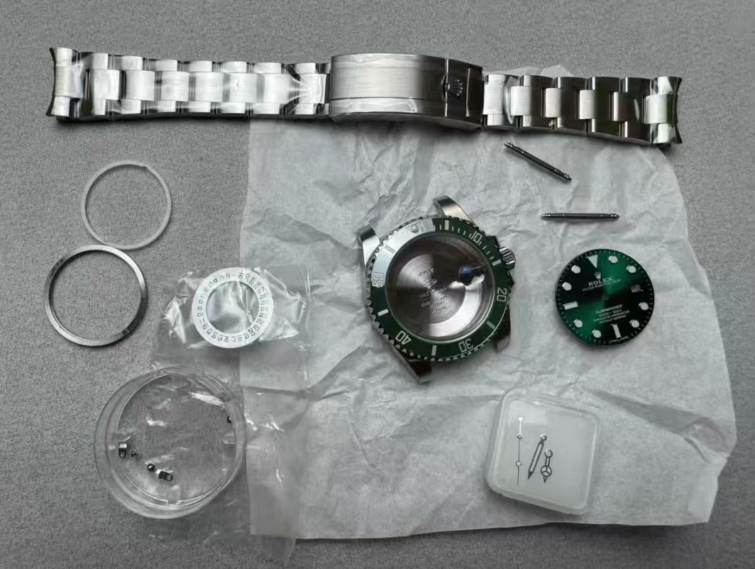 DIY 40mm Stainless steel Watch case with the green bezel Dial kits For 2824 DIY