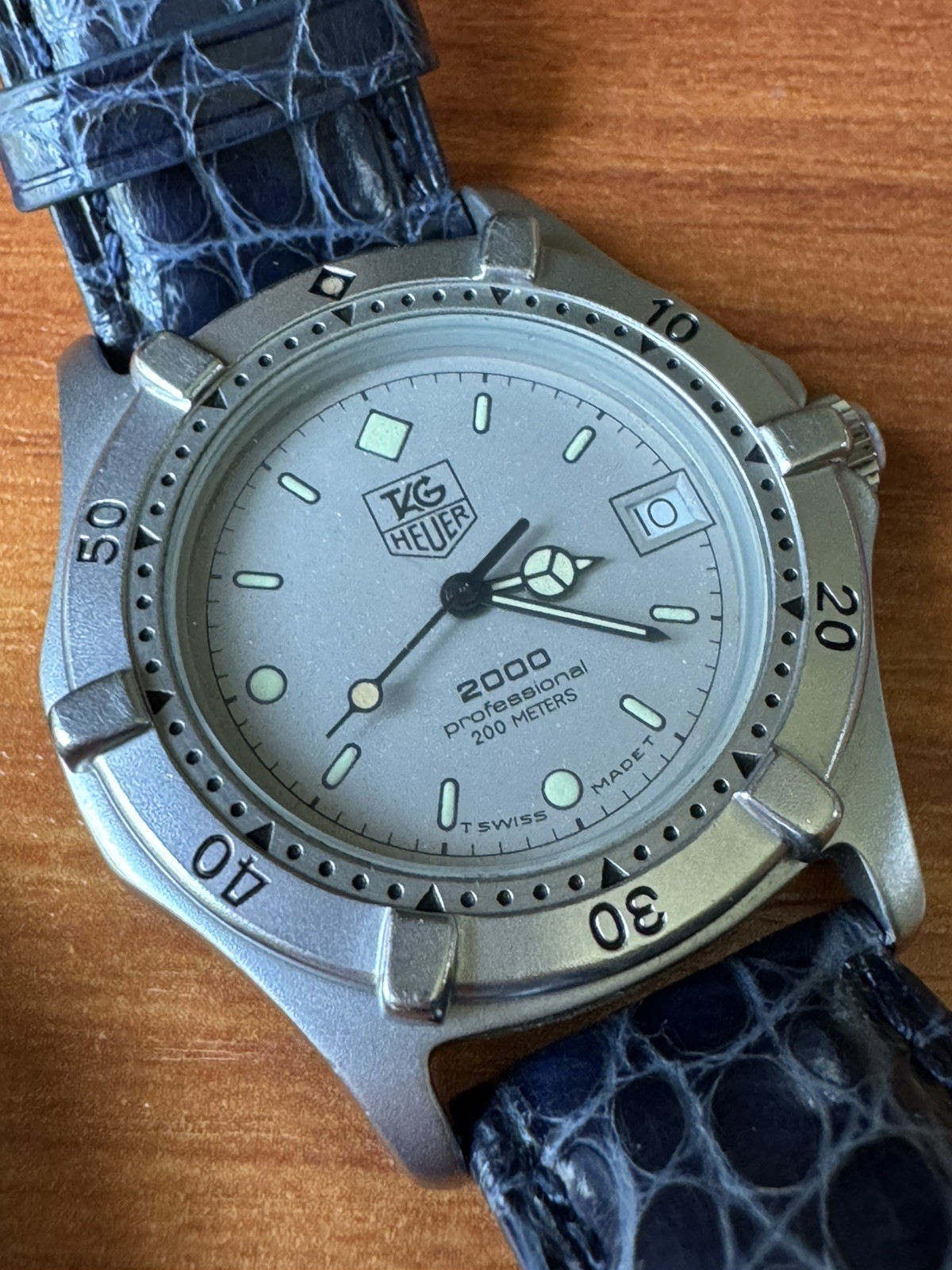 TAG Heuer 962.213 Professional 2000 34mm Silver Dial Quartz Mens Watch
