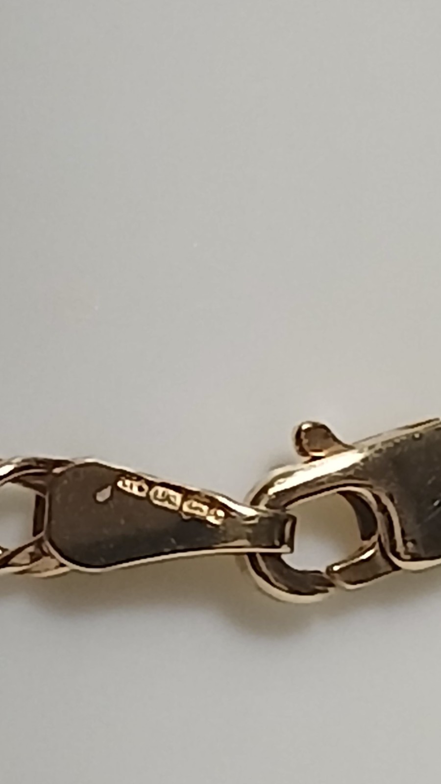 9ct Yellow Gold Bracelet.