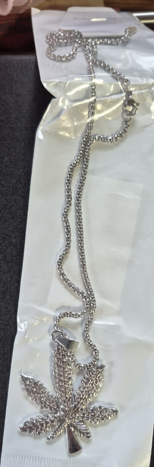 Silver Tone Leaf Charm Pendant Necklace Metal Chain No Stone