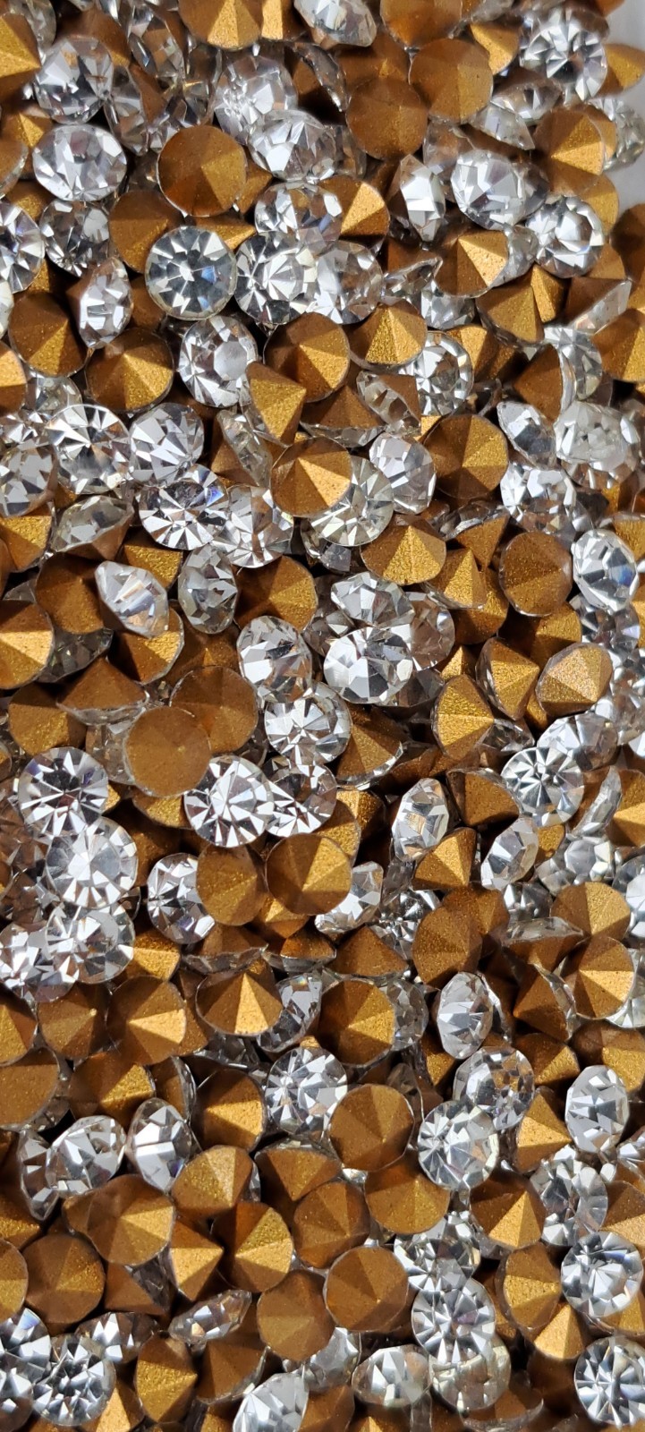 100 Pieces Round Crystal 4.5 mm Foil Back Loose Stones