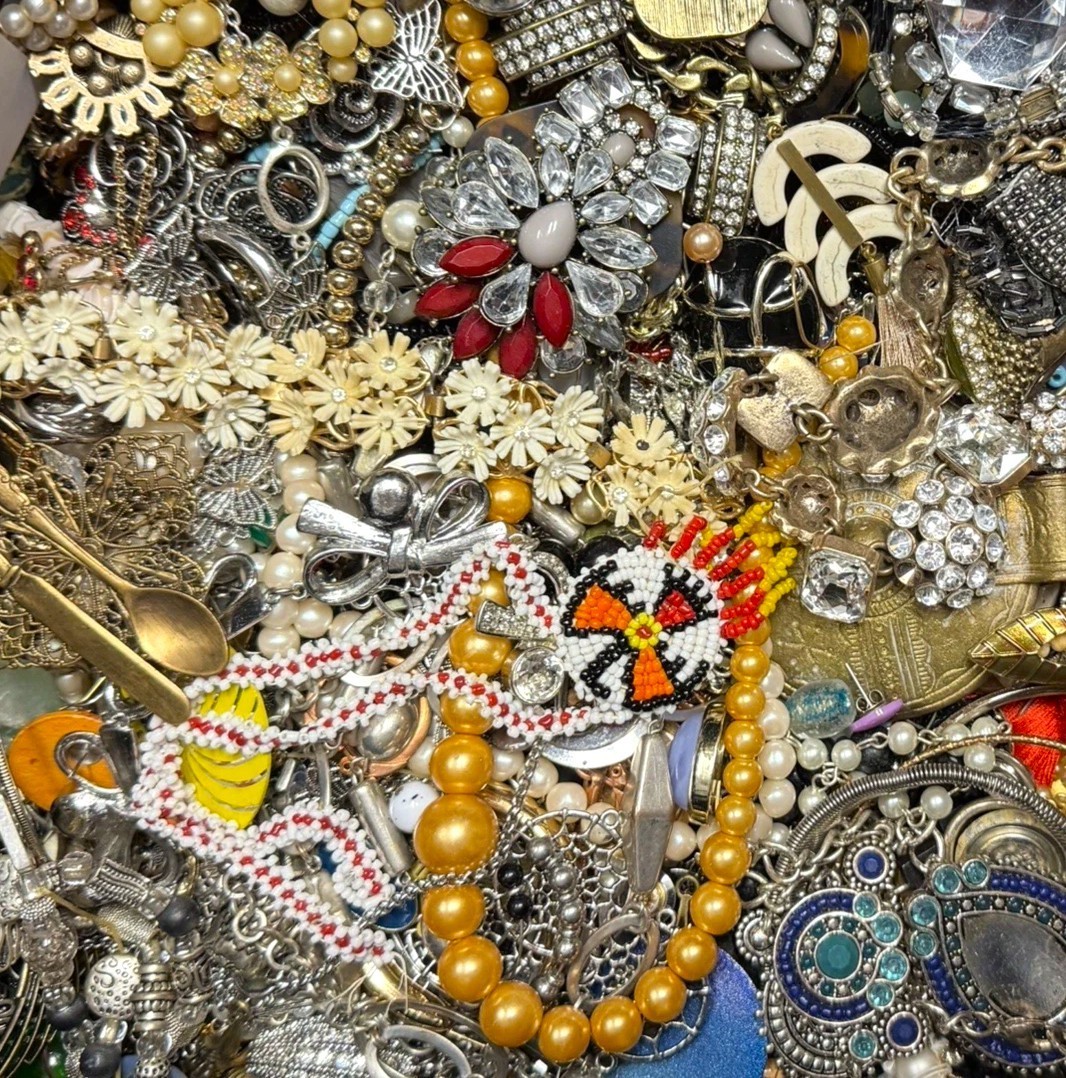3 Pounds Unsearched Lot Jewelry Old Vintage & Modern Wear Resell & Junk Mixed In
