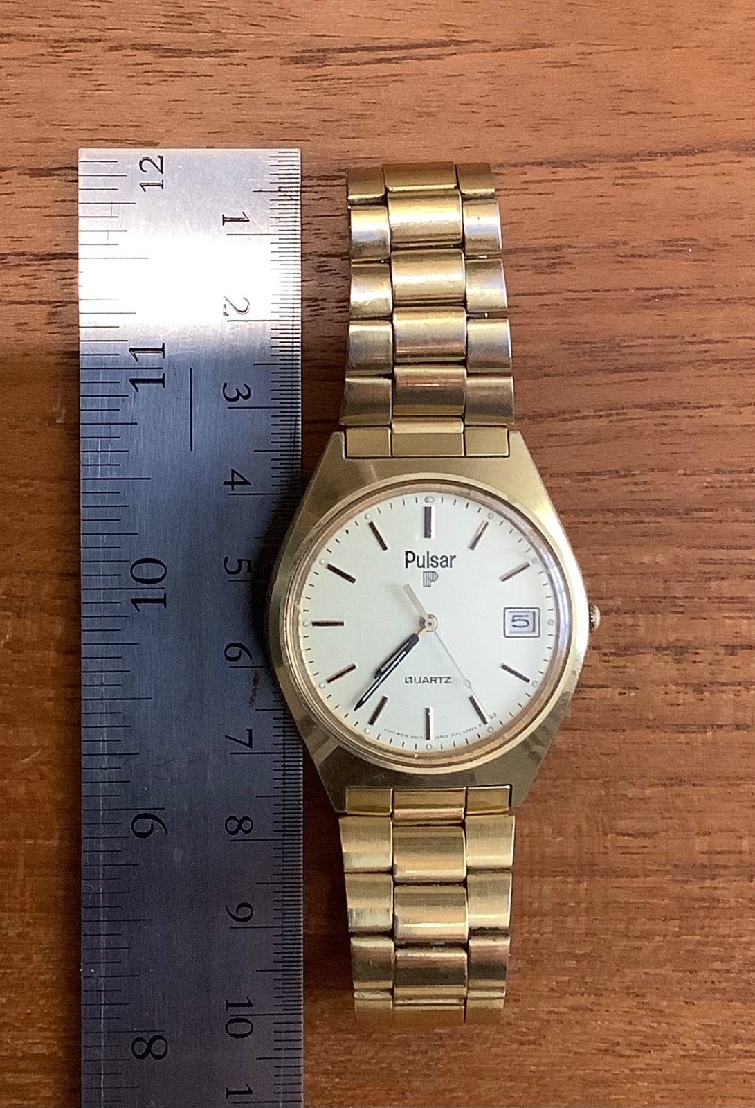 Vintage Pulsar Model Y147 8049 Calendar Date Men’s Gold Tone Watch New Battery