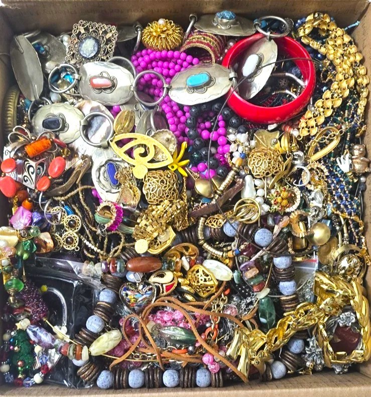 20 BIG POUNDS LBS Jewelry Lot Vintage Mod Junk Craft & Good Resell Tangled In