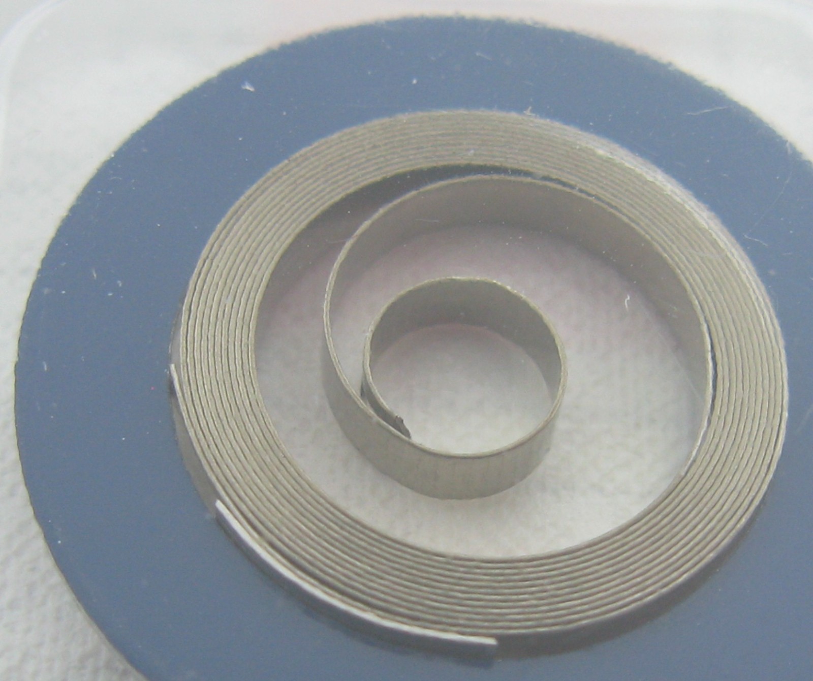 Valjoux 7733 7734 … Poljot 3133 … sealed part generic mainspring #770