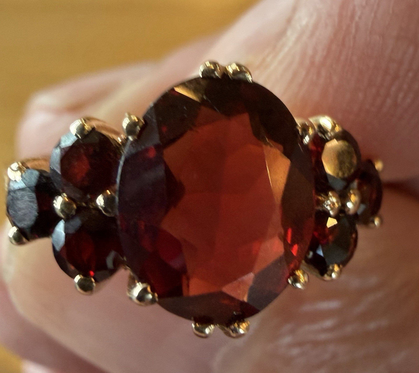 Antique Victorian Garnet 9 Carat Gold Ring England PLS Manufacturer Size 7 1/2