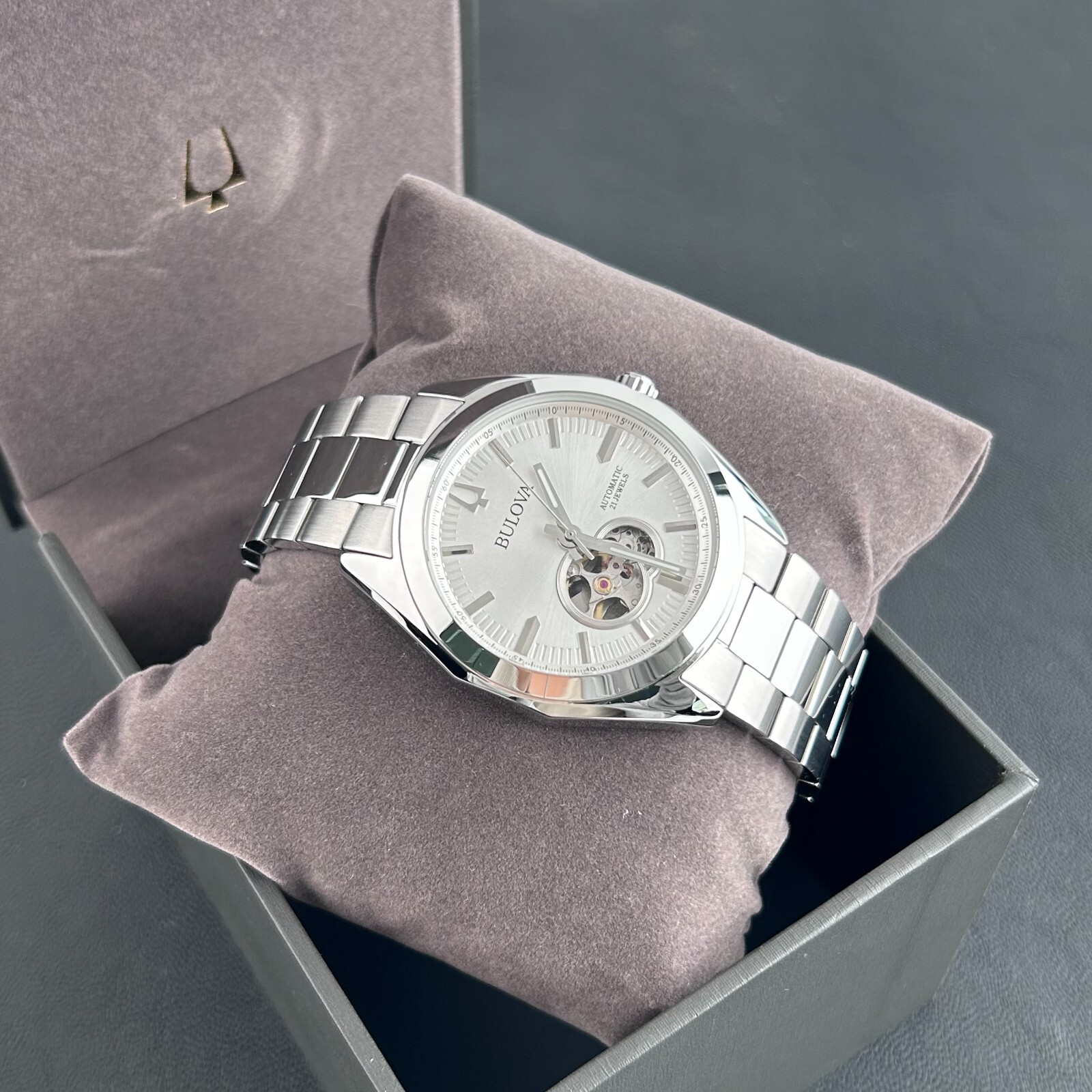Bulova Surveyor 96A274 Silver Tone Dial Men’s classic Automatic Chronograph 42mm