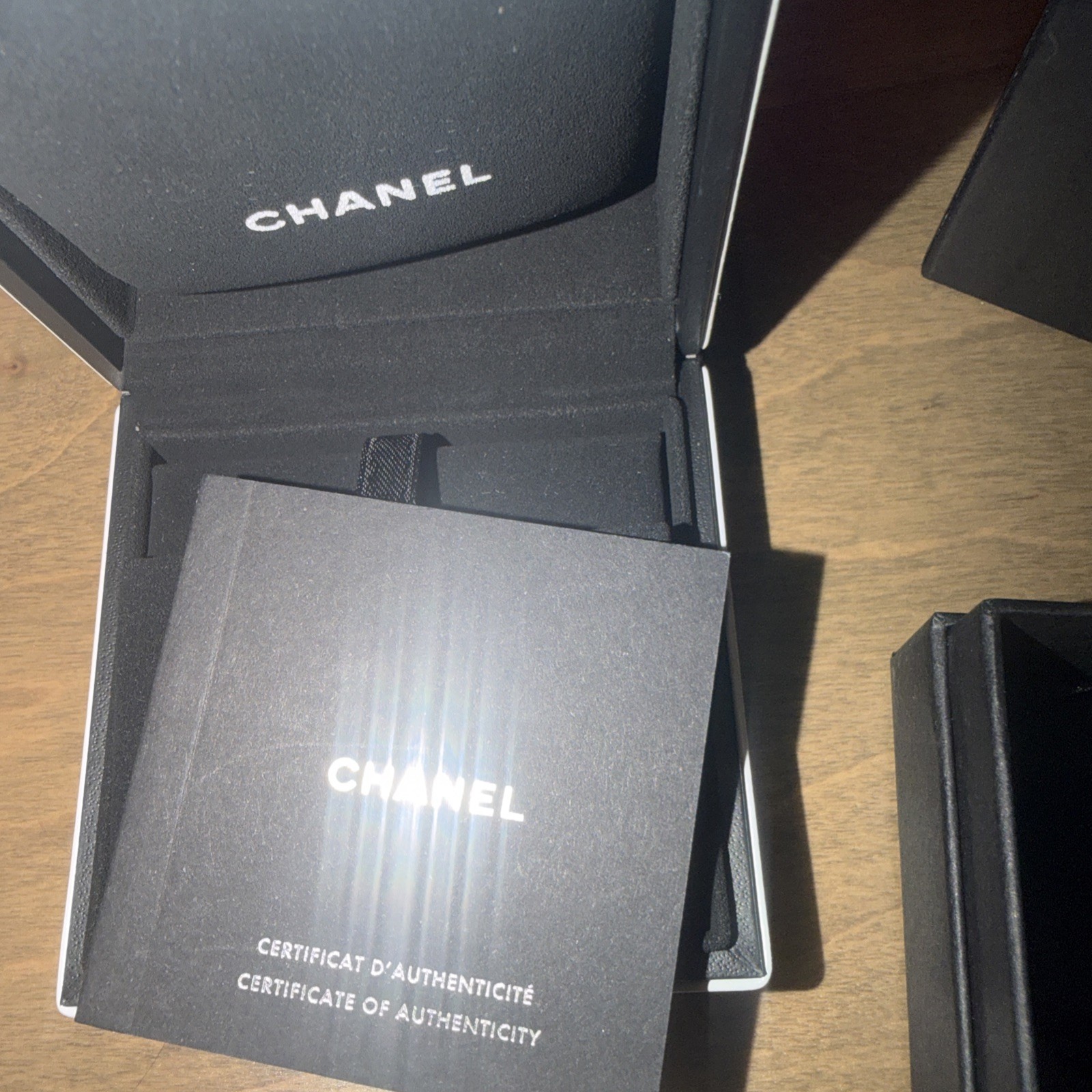 AUTHENTIC CHANEL COCO CRUSH EARCUFF -18K ROSE GOLD