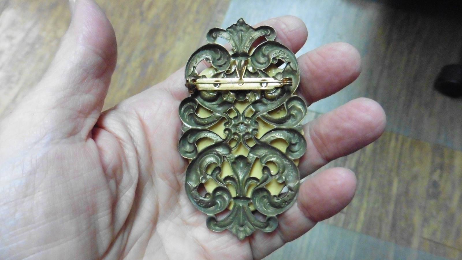 CL25-3 WOMAN lady fairy of the lake tree tan CAMEO Pin Pendant brooch Necklace
